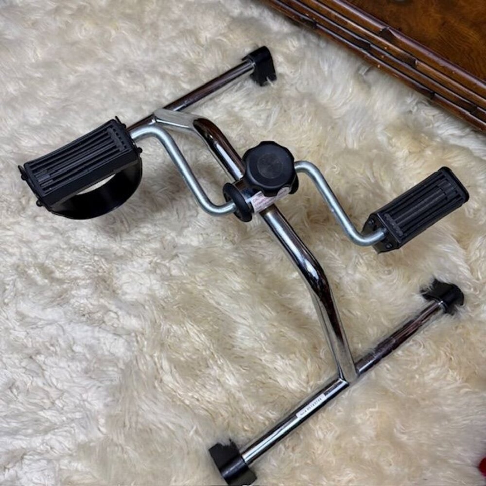 Under Desk Metal Pedal Leg Arm Exercise Cycle with Adjustable Resistance - Picture 2 of 8